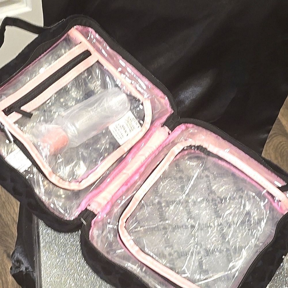 Juicy Couture Signature Logo Transparent Hear Velour Cosmetic Organizer - Picture 4 of 7